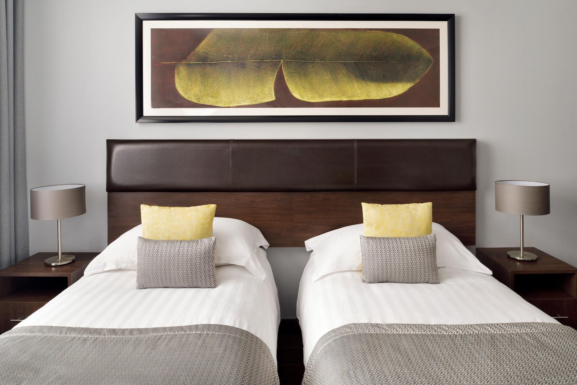 Moevenpick Hotel Apartments Al Mamzar Dubai Ngoại thất bức ảnh Artwork by David Ascoli