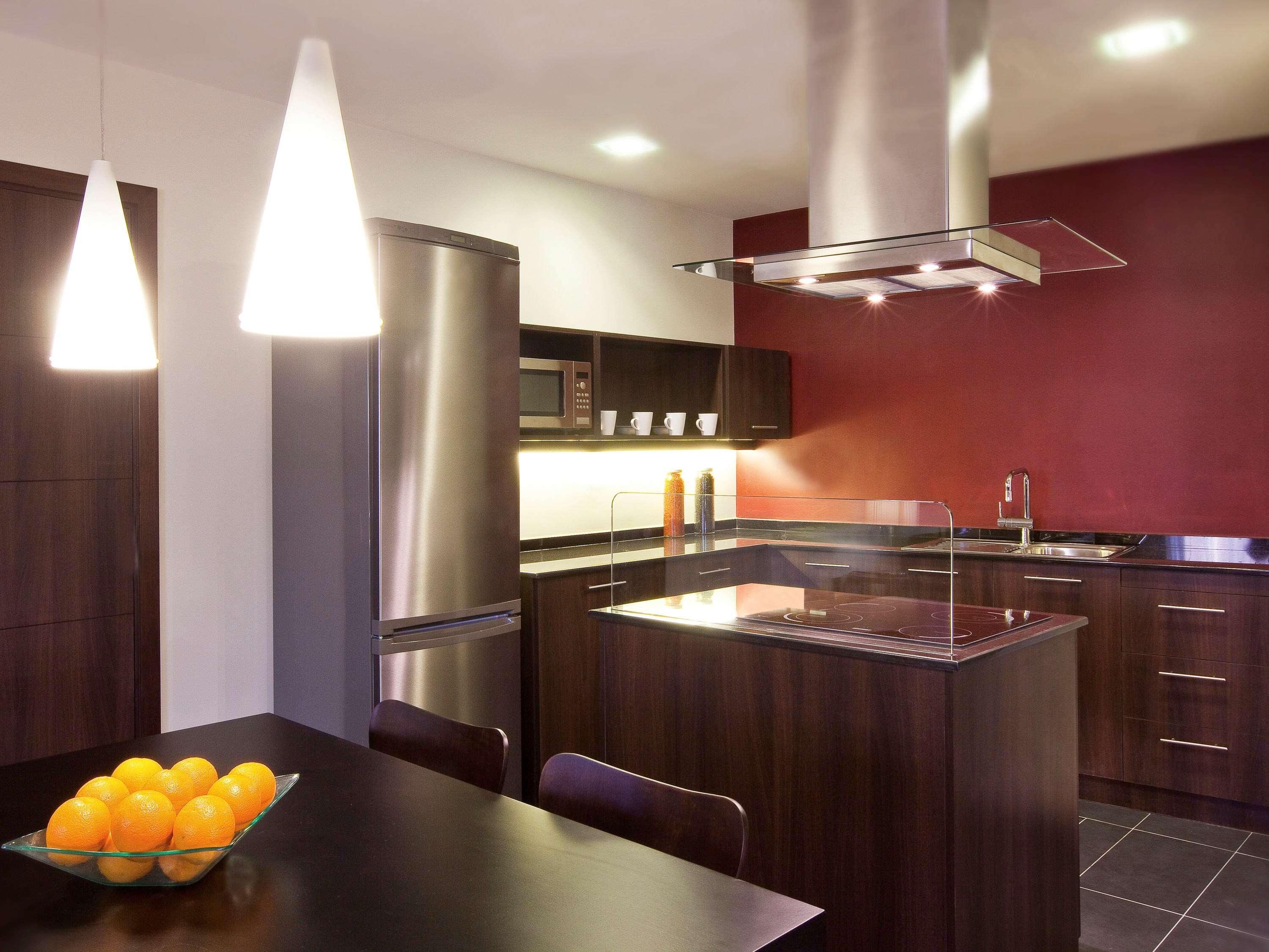 Moevenpick Hotel Apartments Al Mamzar Dubai Ngoại thất bức ảnh A modern kitchen
