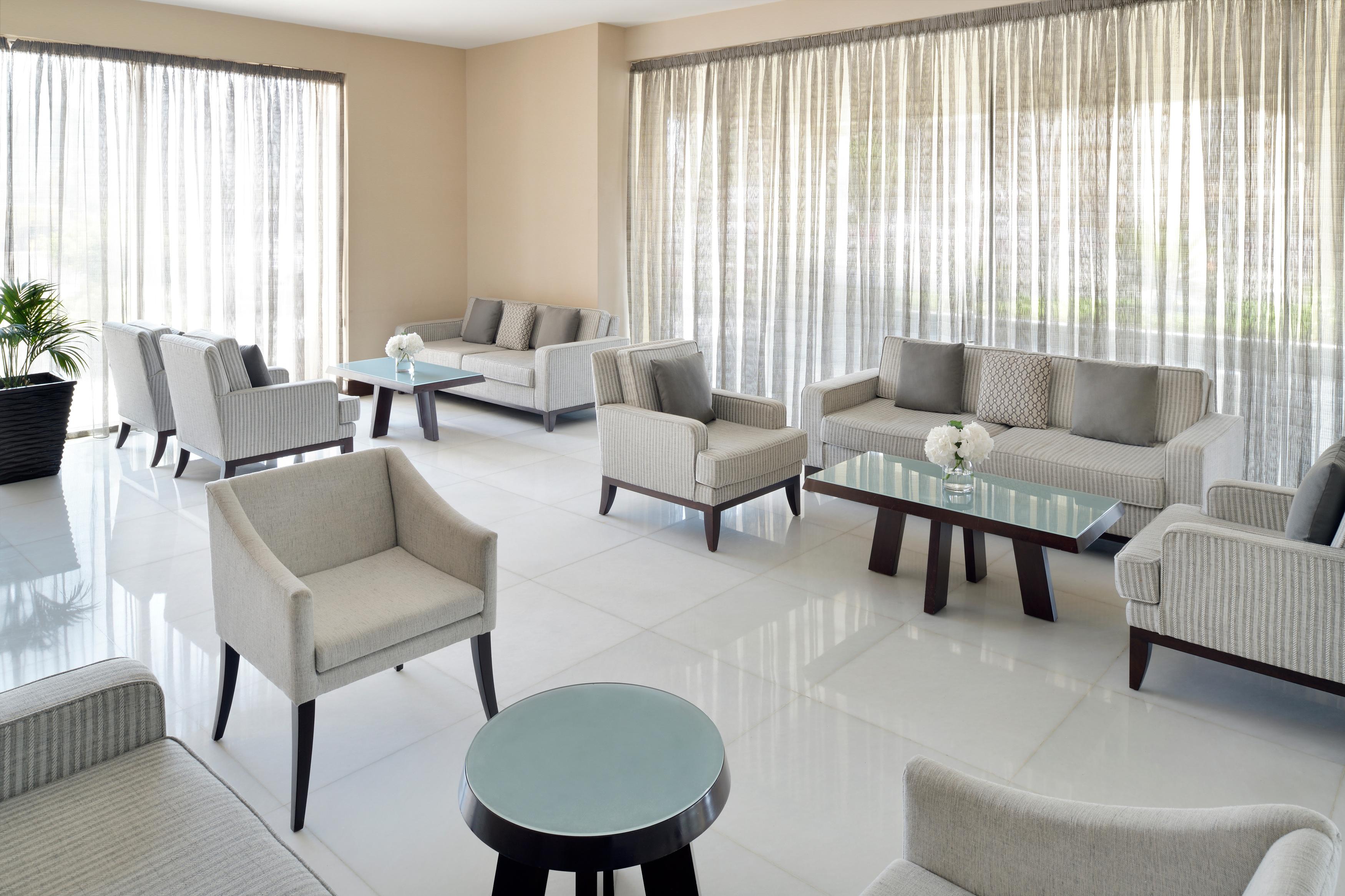 Moevenpick Hotel Apartments Al Mamzar Dubai Ngoại thất bức ảnh The interior of the hotel